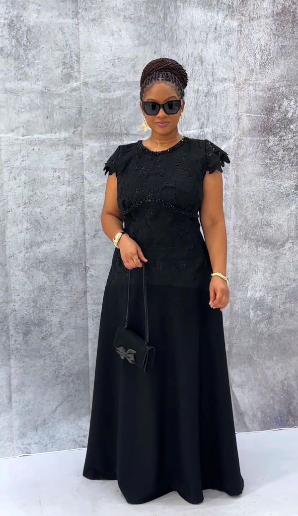 Black Lace Elegance Maxi Dress